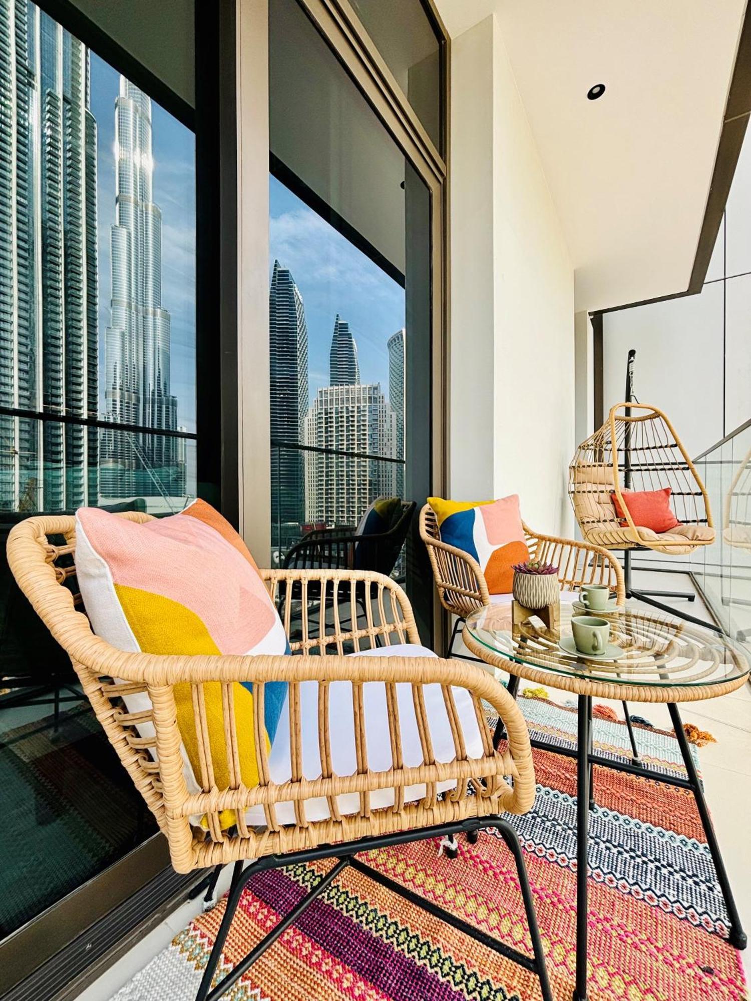 Burj Crown - Spectacular Boulevard View, Opposite Mall Dubai